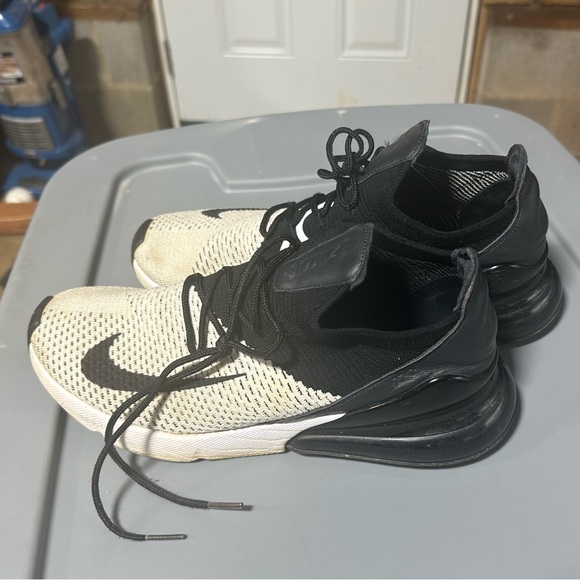Men’s AirMax270 white/black - Picture 3 of 3